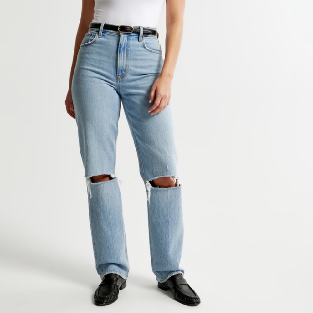 A&F Curve Love Ultra High Rise 90s Straight Jean